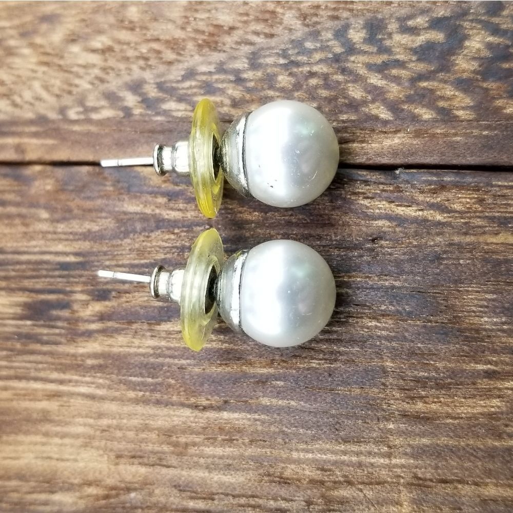 Pearl bulb stud earrings E248